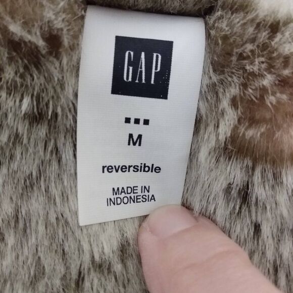 Gap Reversible Faux Fur Vest, size M - Picture 6 of 9